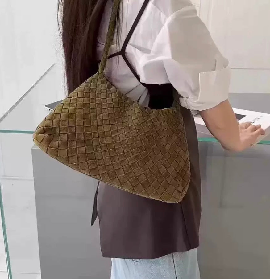 Shoulder handbag